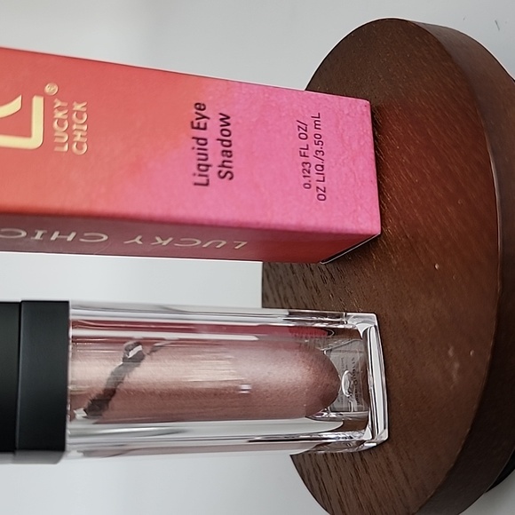 Lucky Chick Liquid Eyeshadow - Rose Quartz - Picture 4 of 9